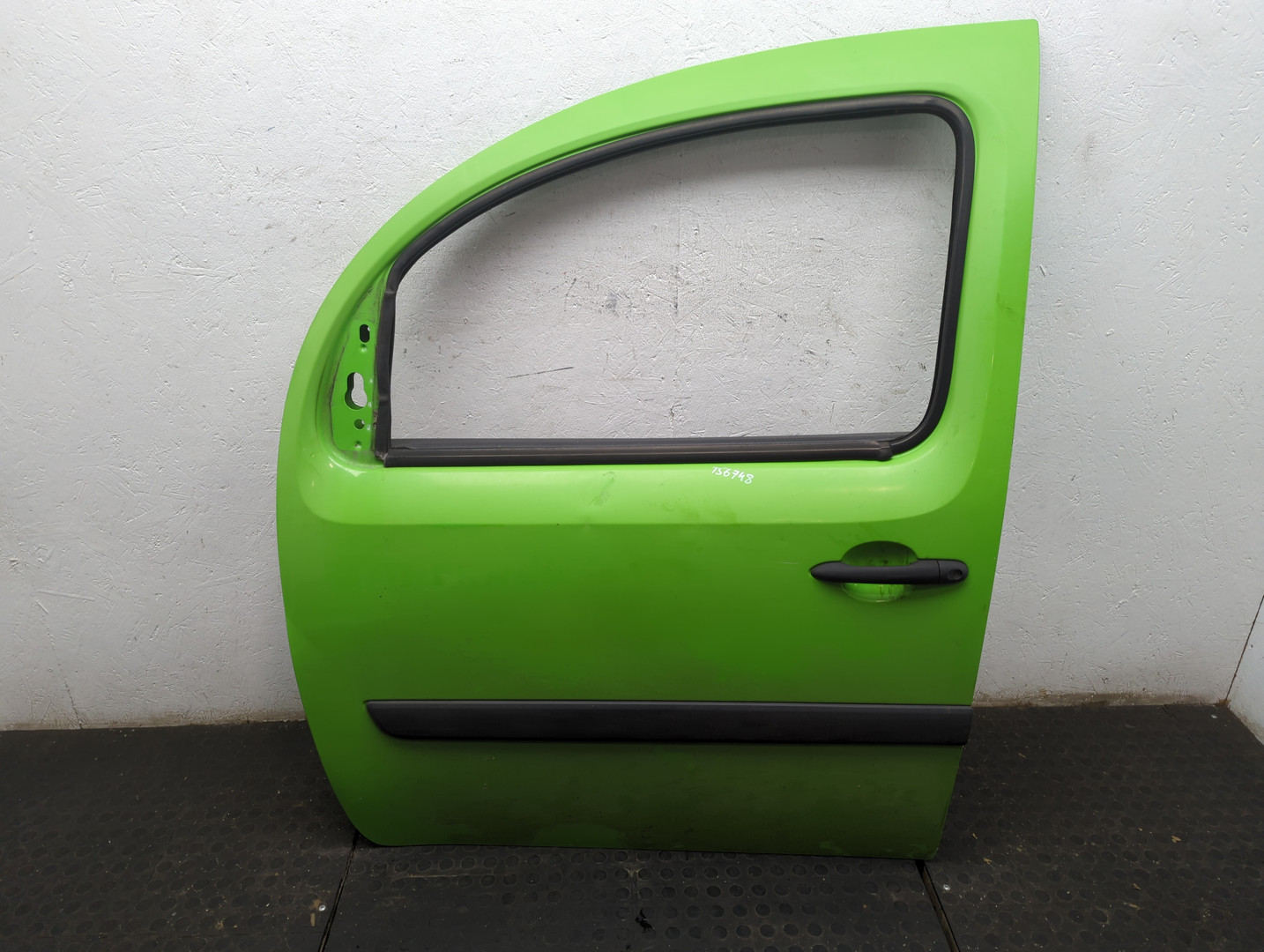 Дверь передняя левая