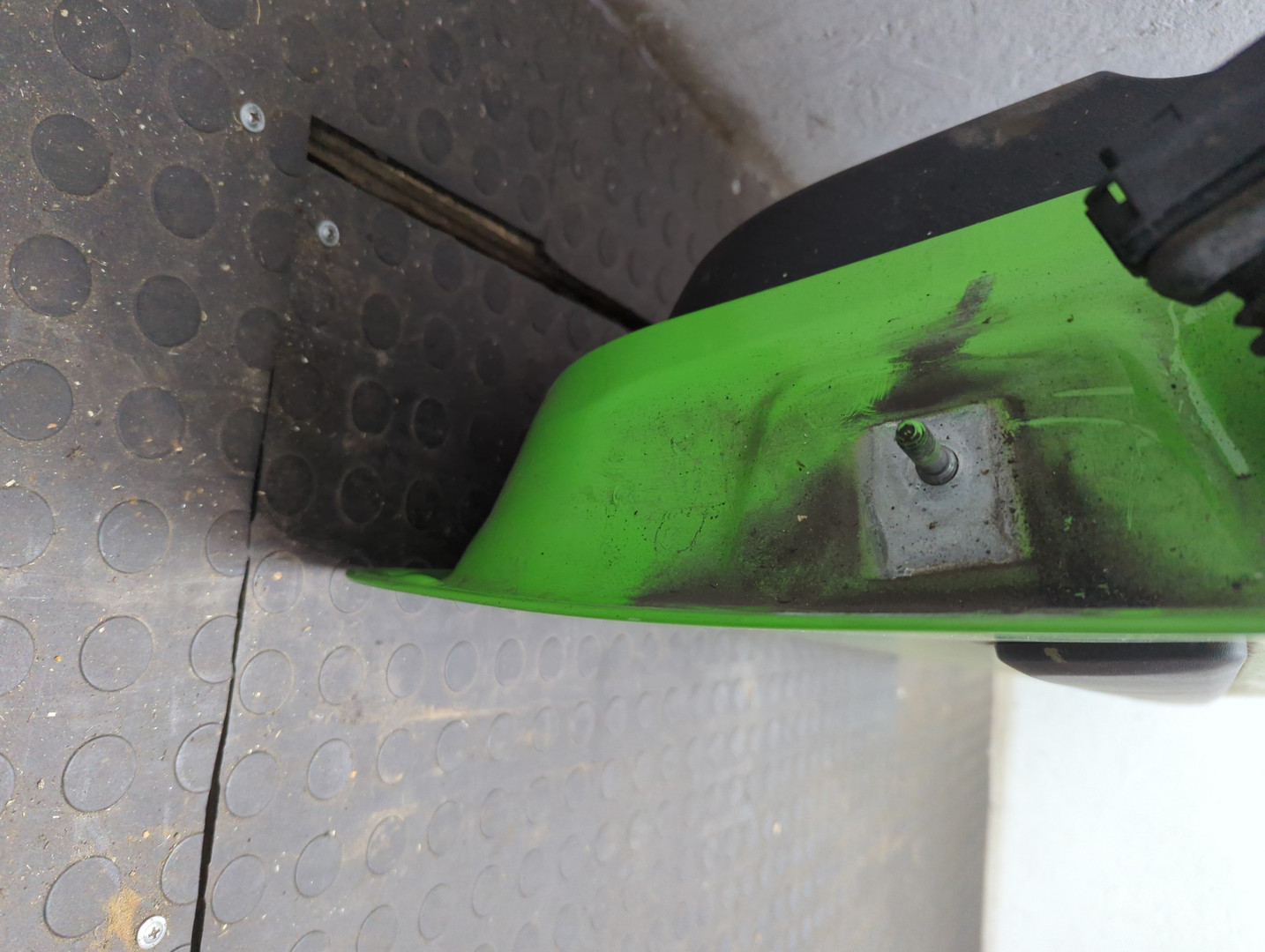 Дверь передняя левая