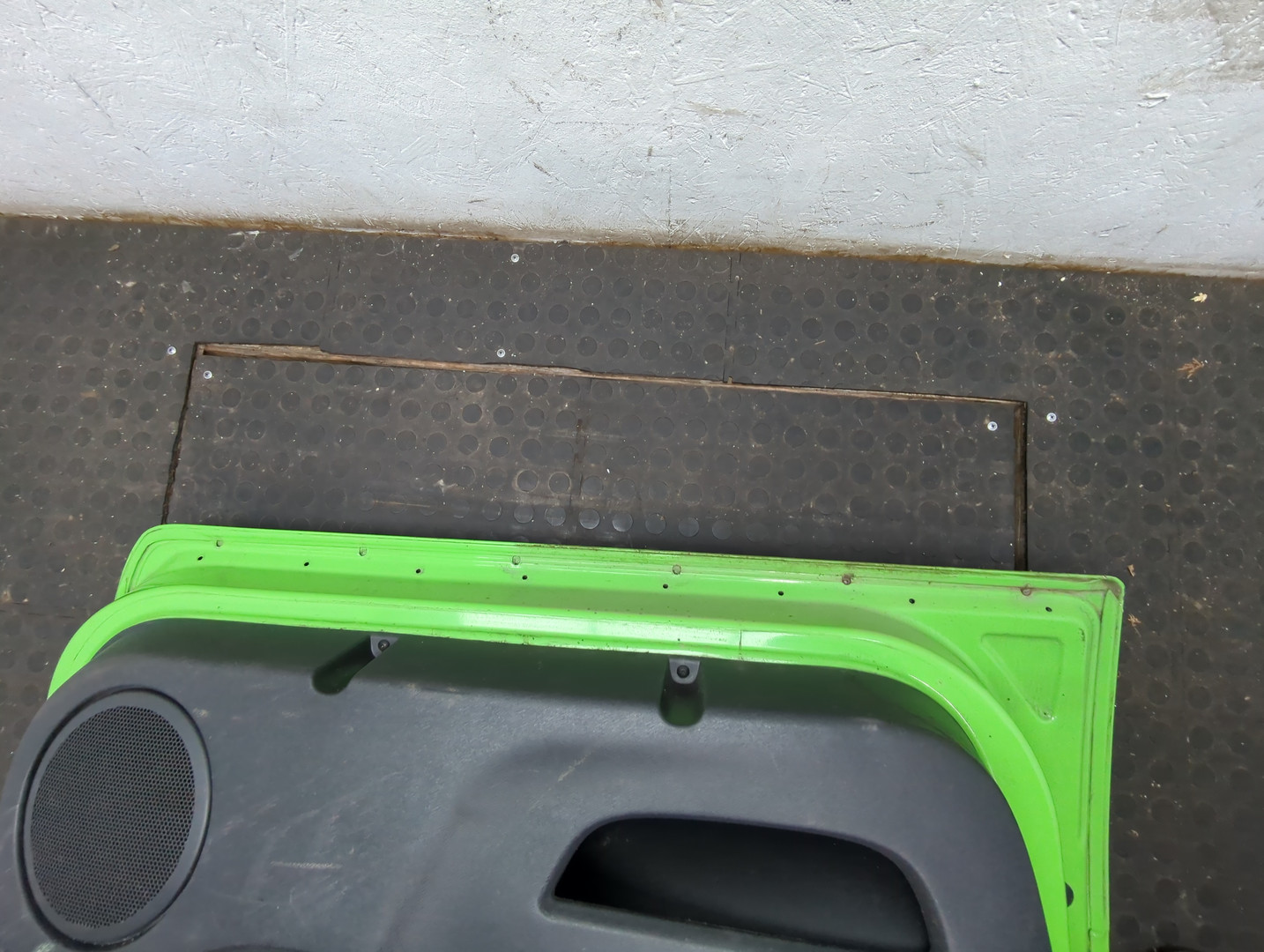 Дверь передняя левая