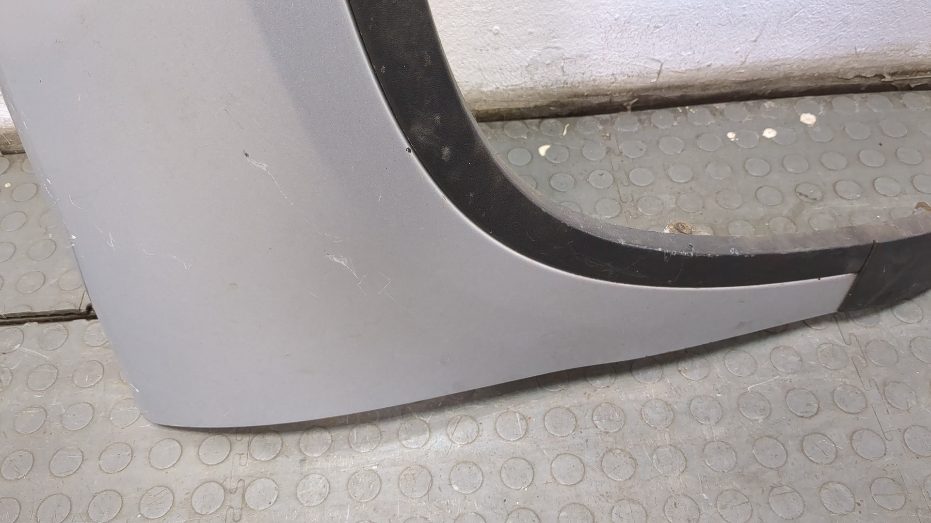 Крыло переднее правое