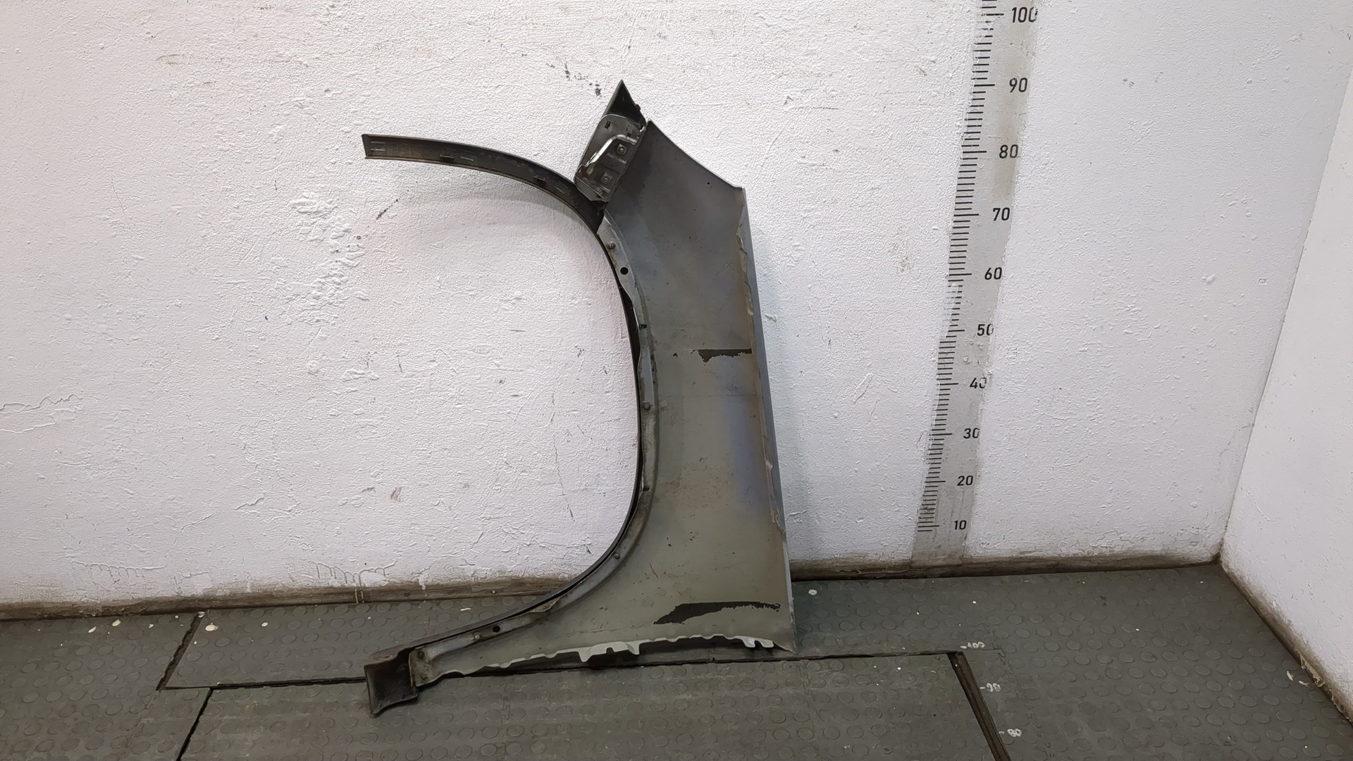 Крыло переднее правое