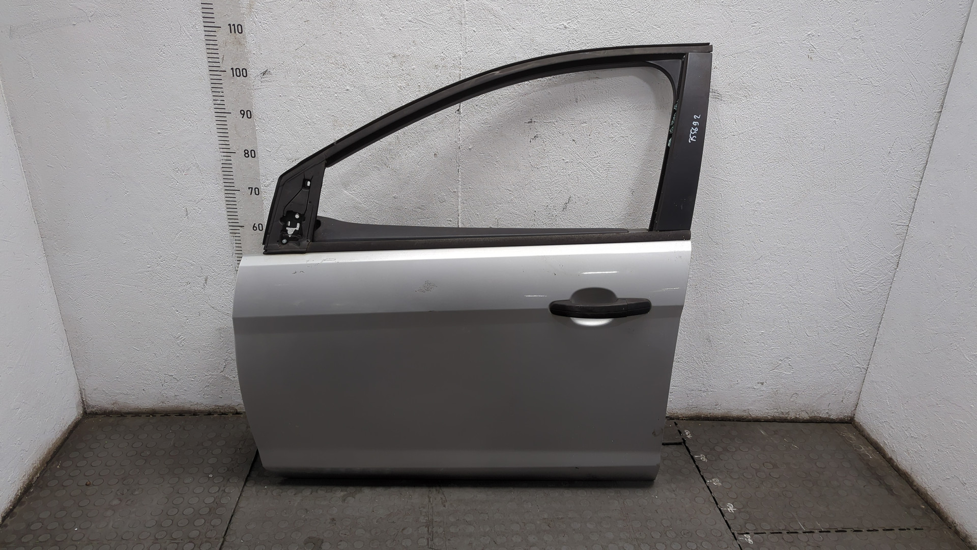 Дверь передняя левая