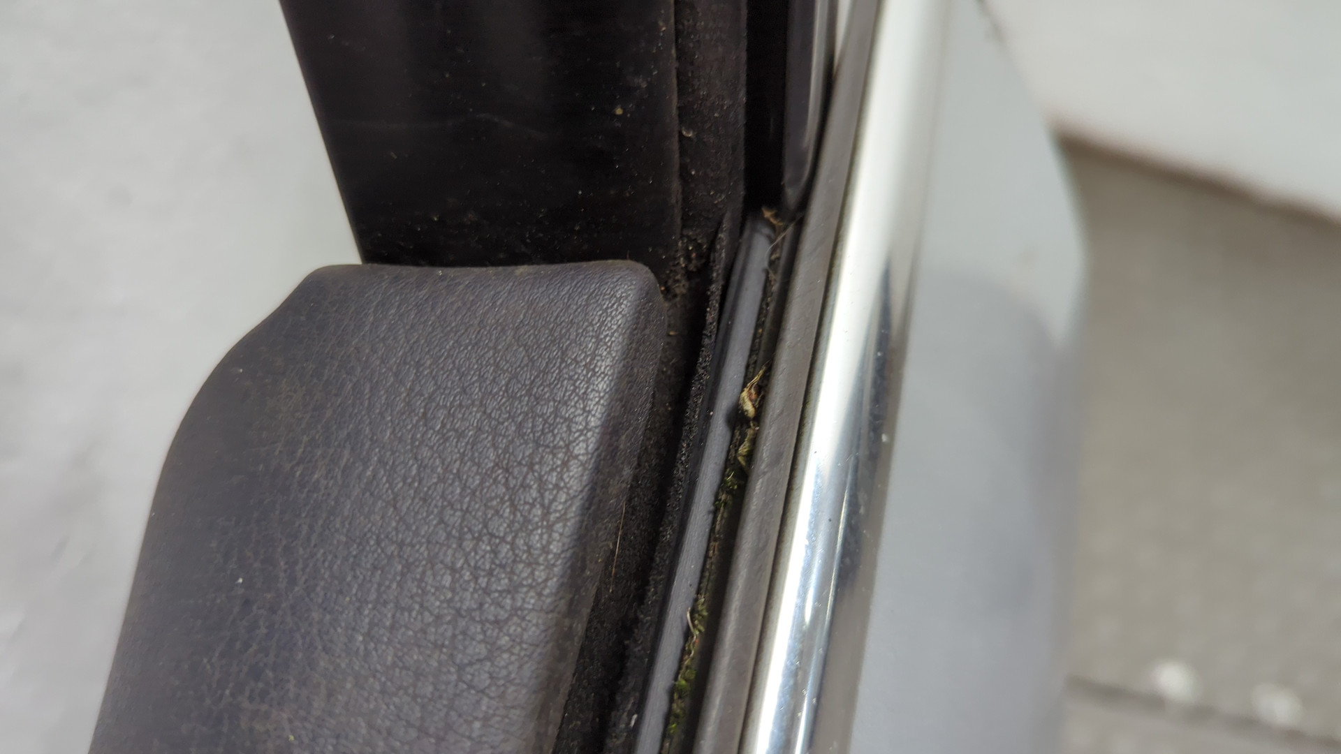 Дверь передняя левая