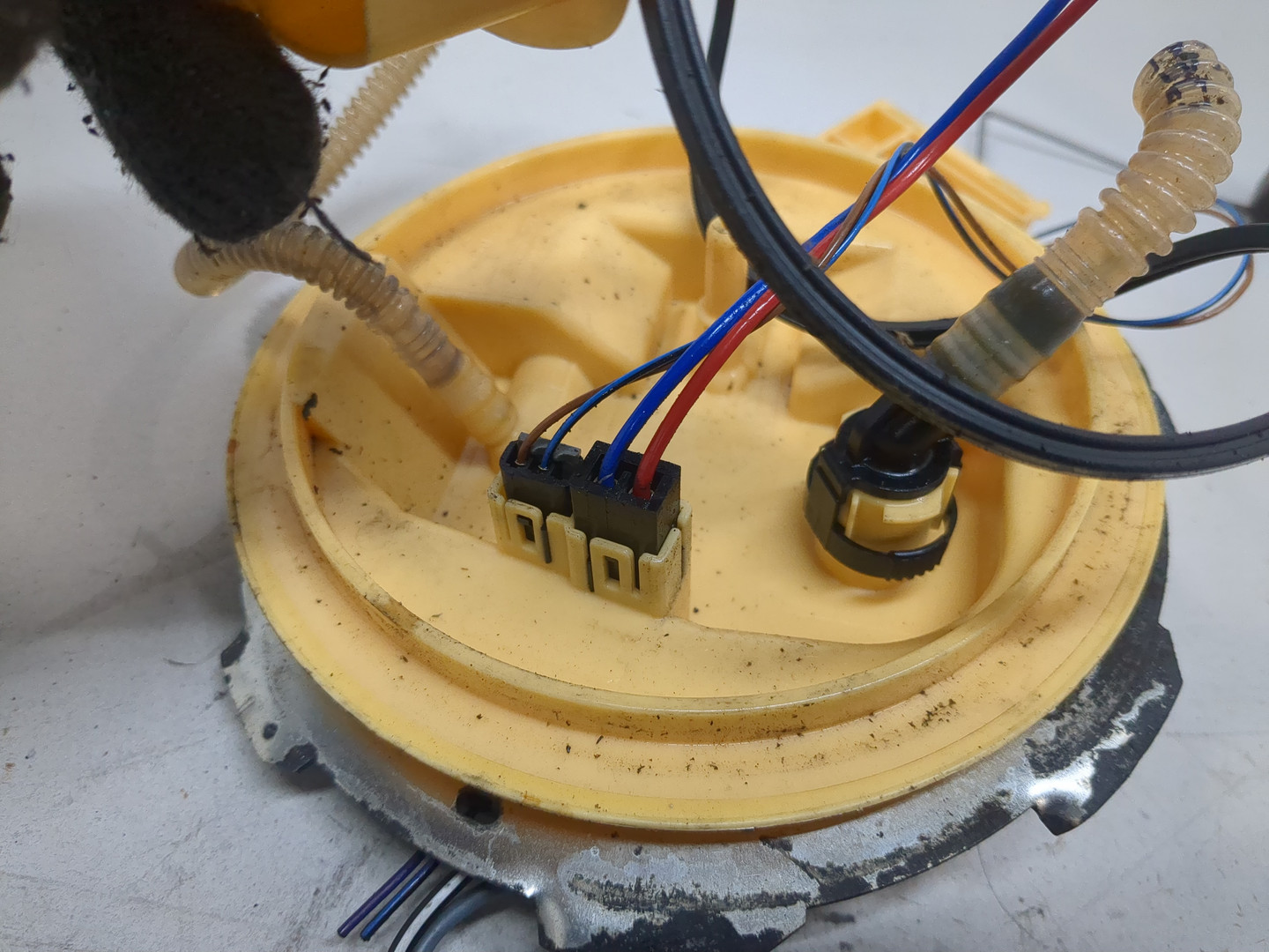 Насос топливный электрический