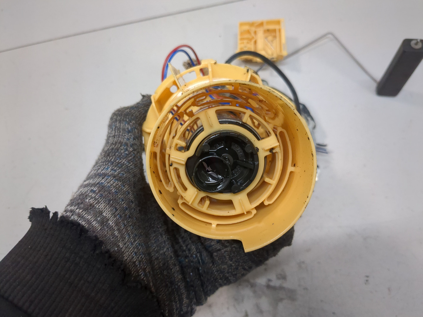 Насос топливный электрический