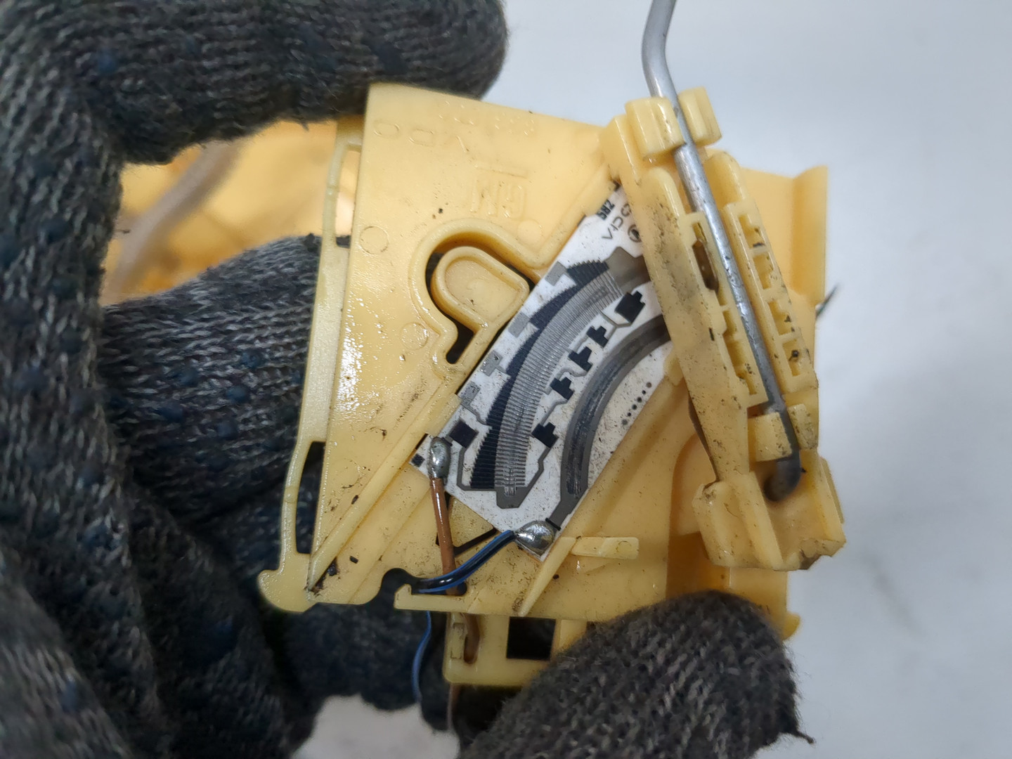 Насос топливный электрический