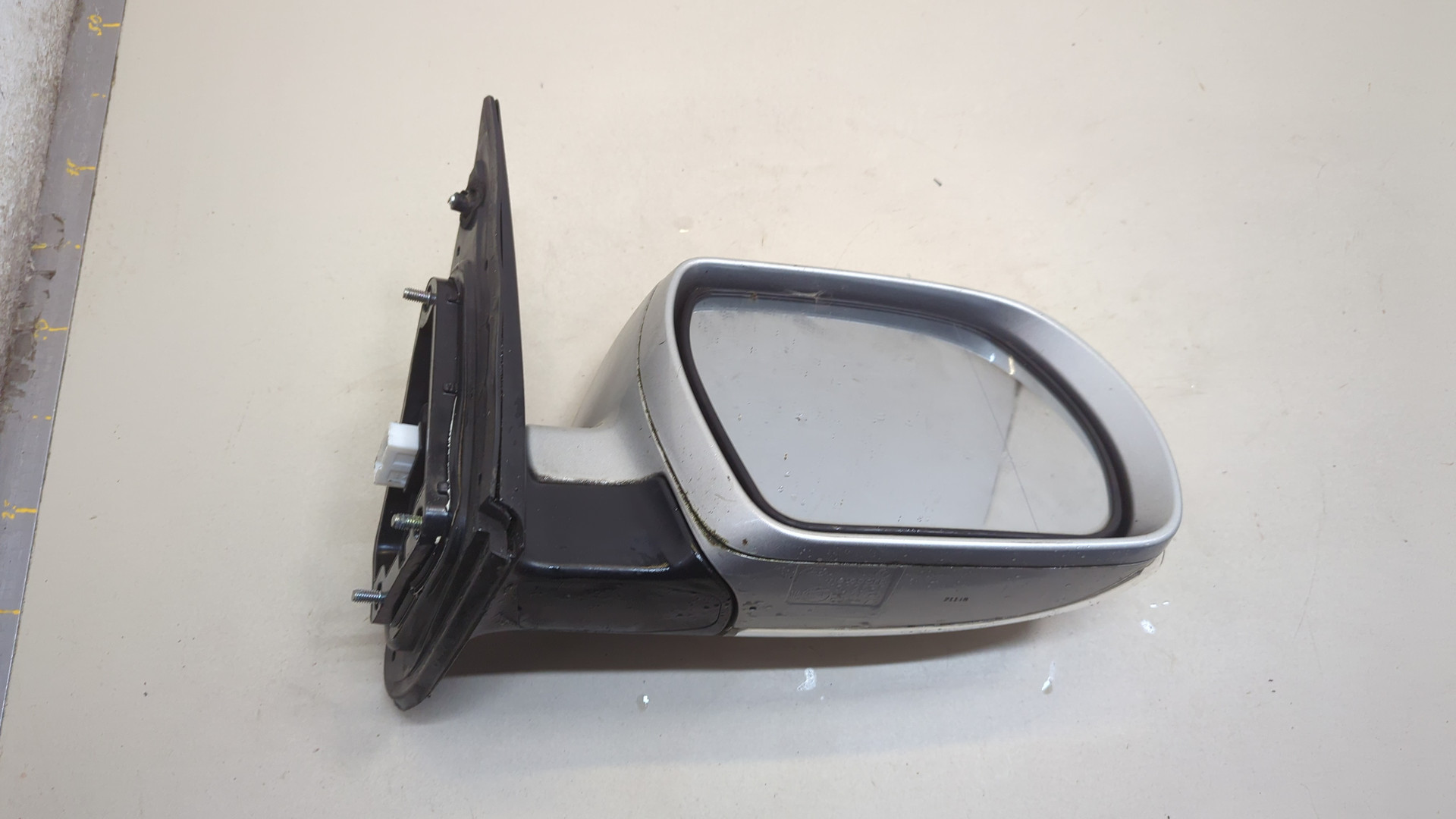 Зеркало правое электрическое