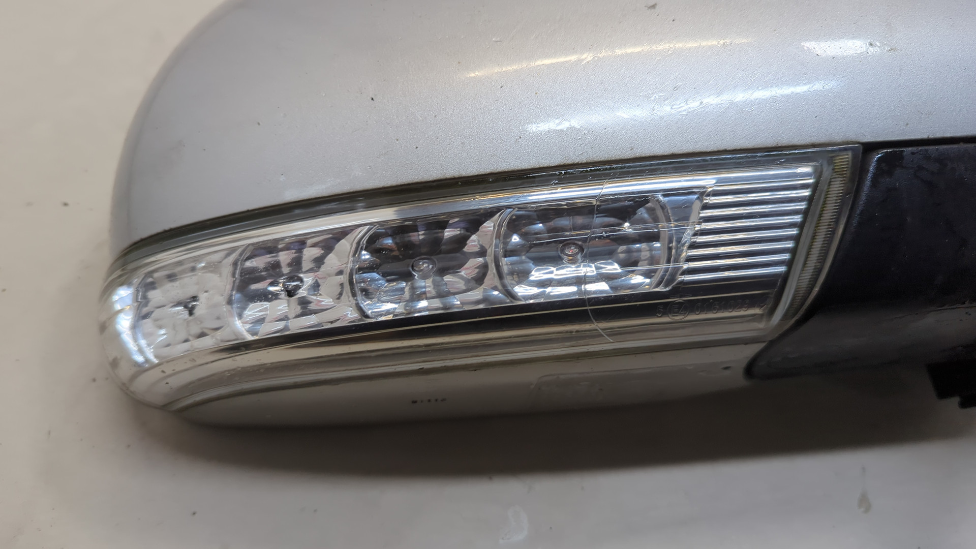 Зеркало правое электрическое