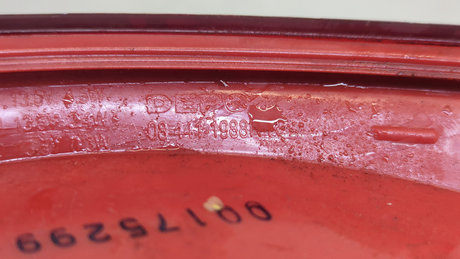 Фонарь задний правый