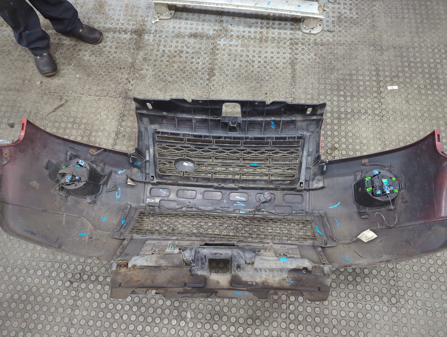 Бампер передний