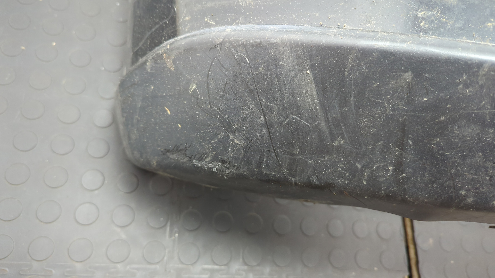 Бампер передний