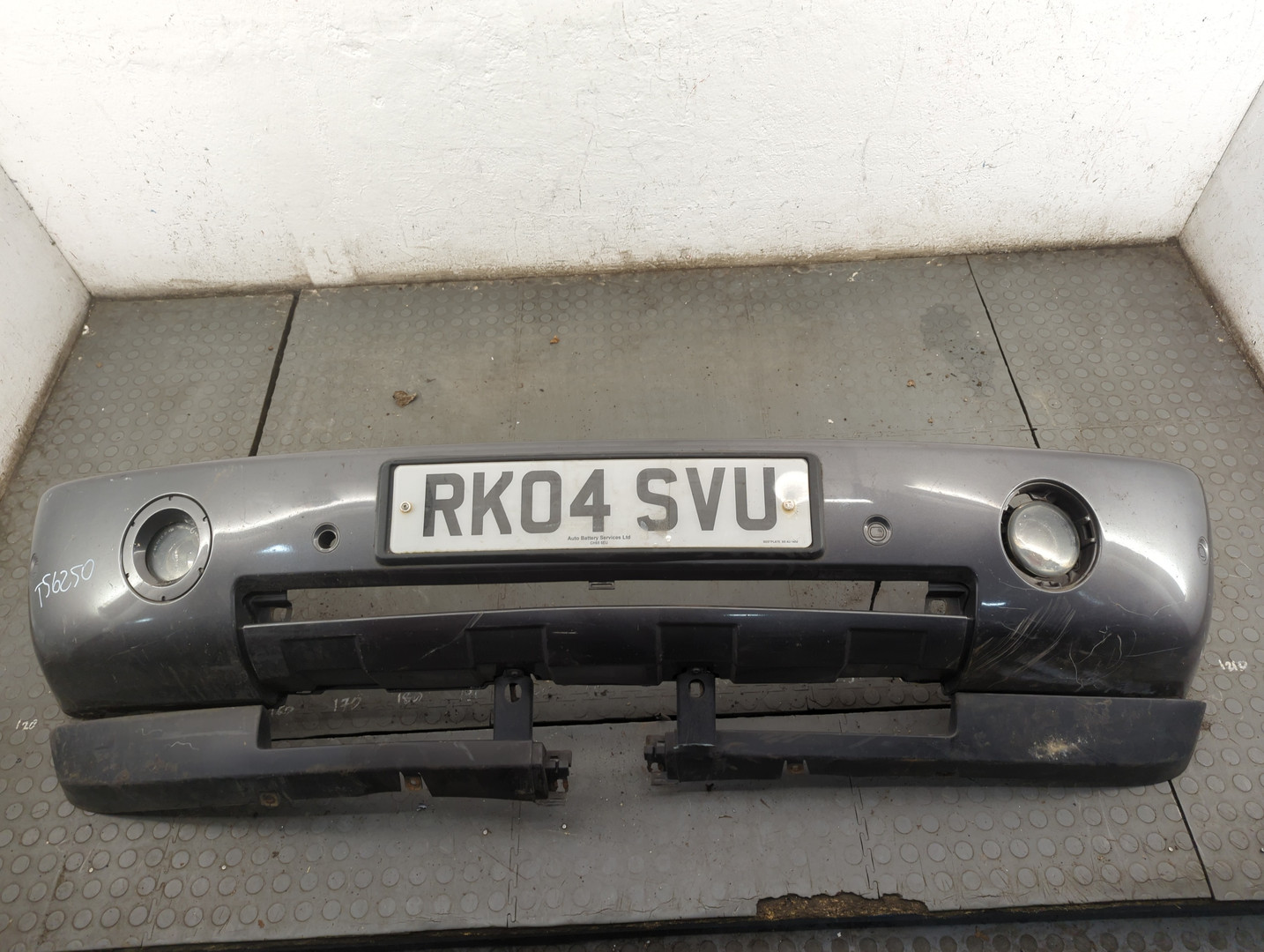 Бампер передний