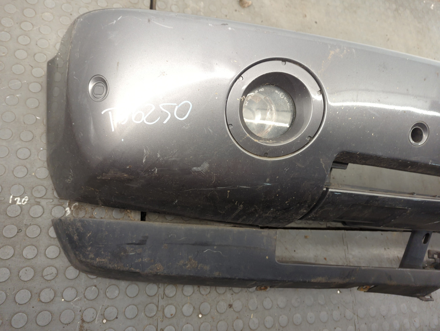 Бампер передний