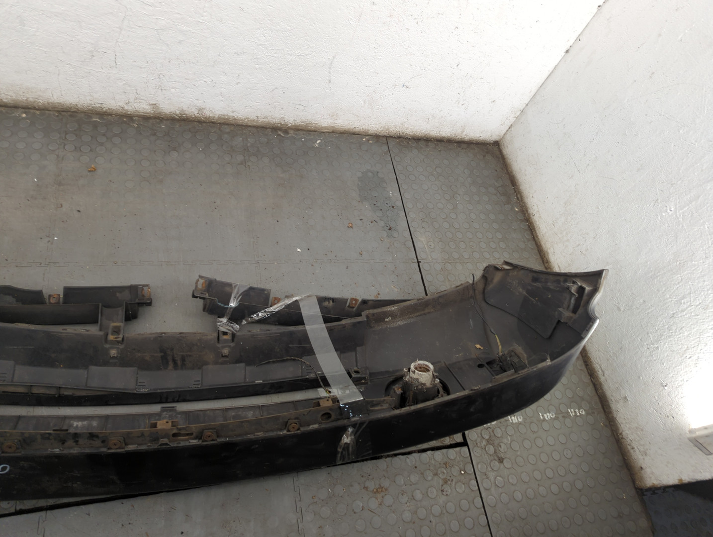 Бампер передний