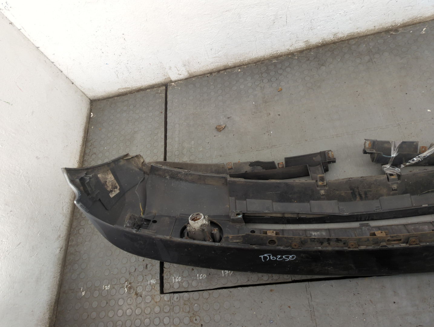 Бампер передний