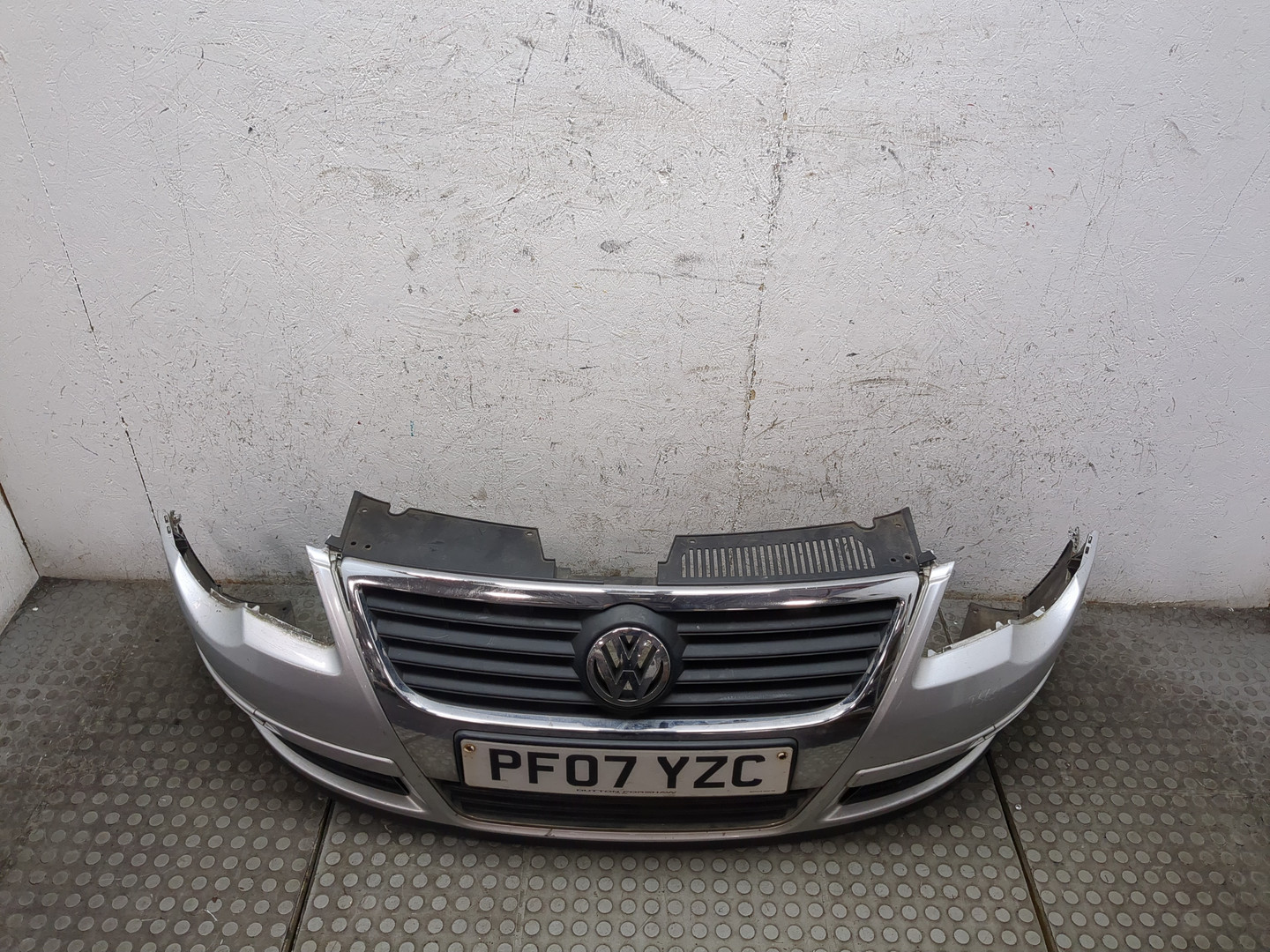 Бампер передний