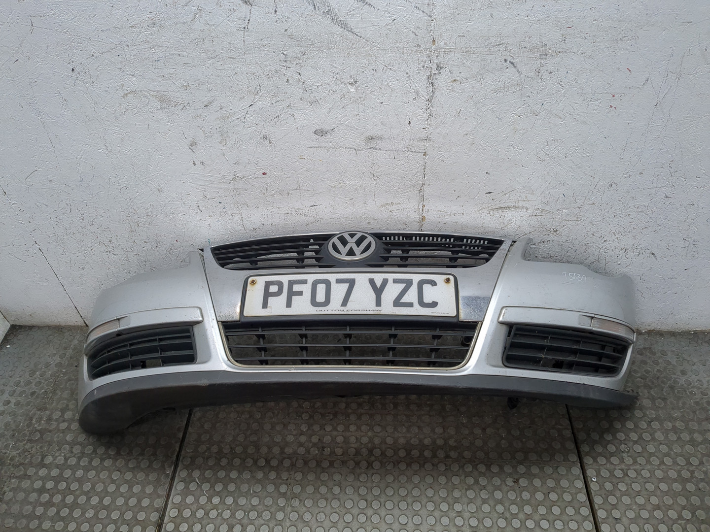 Бампер передний