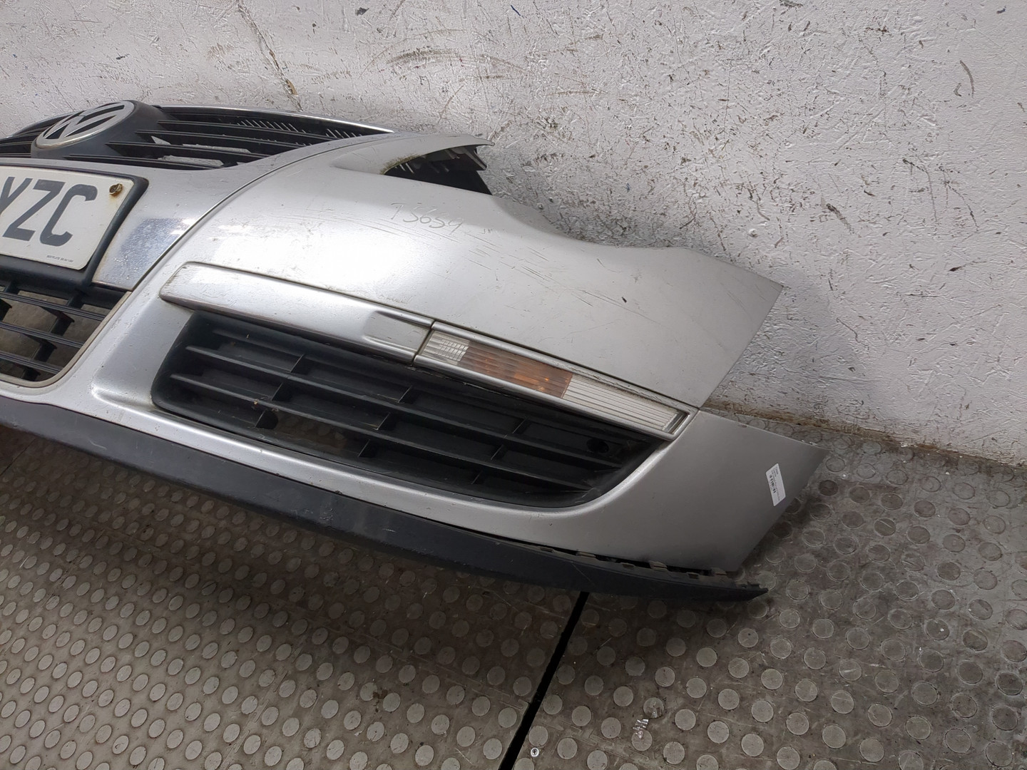 Бампер передний