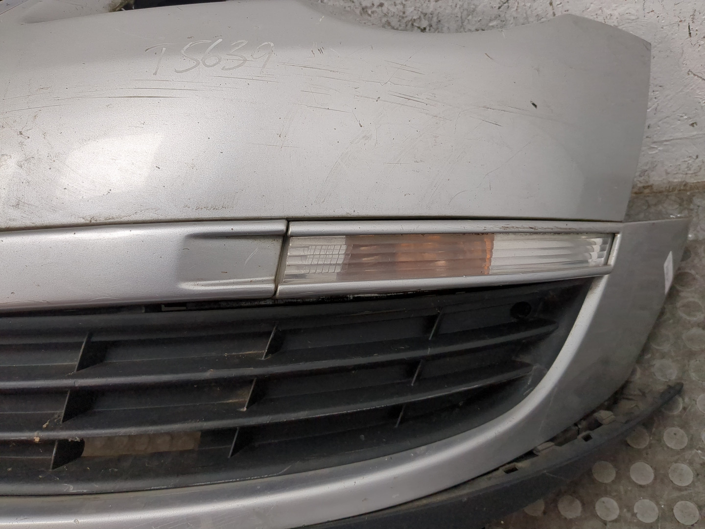 Бампер передний