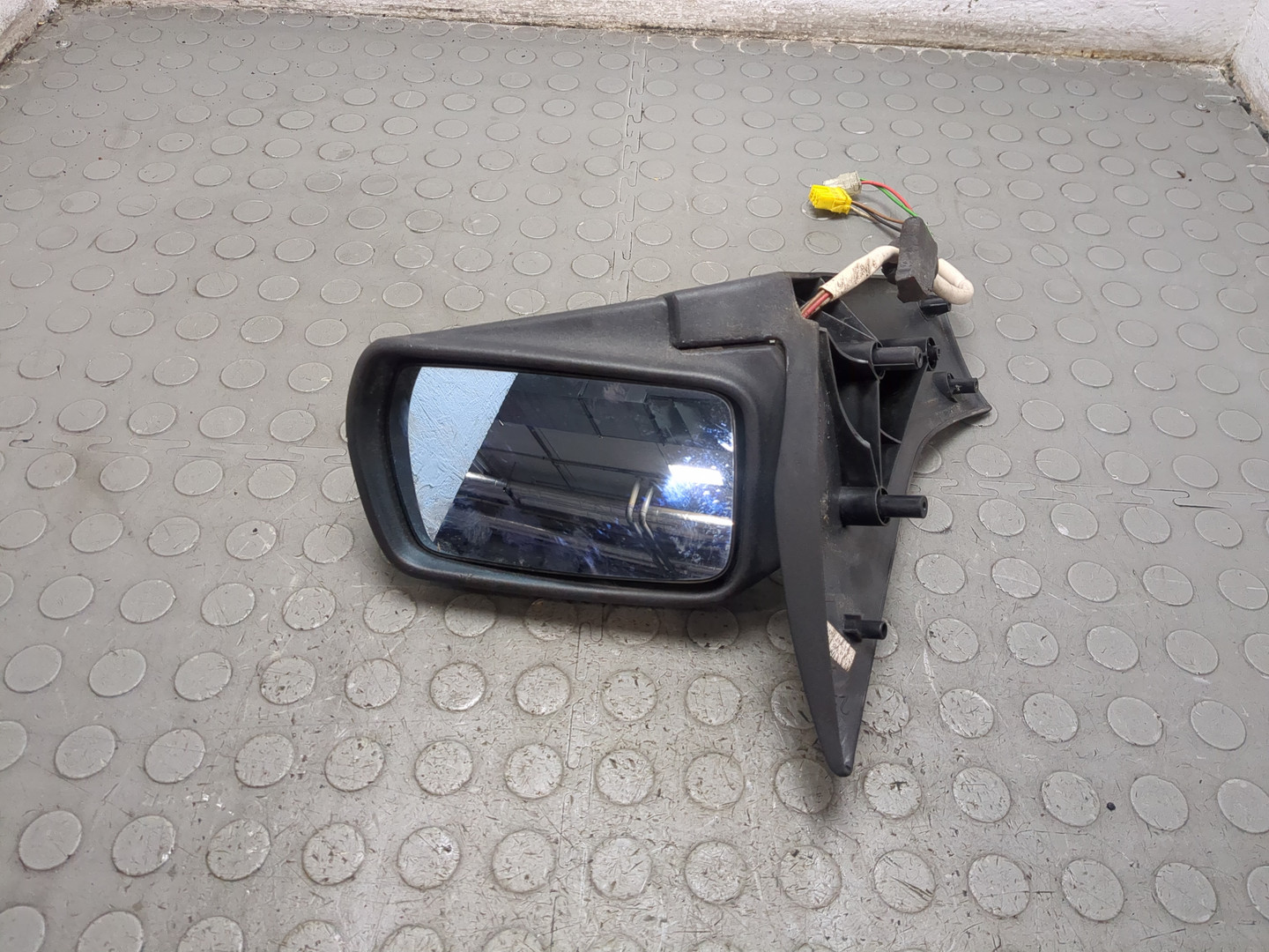 Зеркало правое электрическое