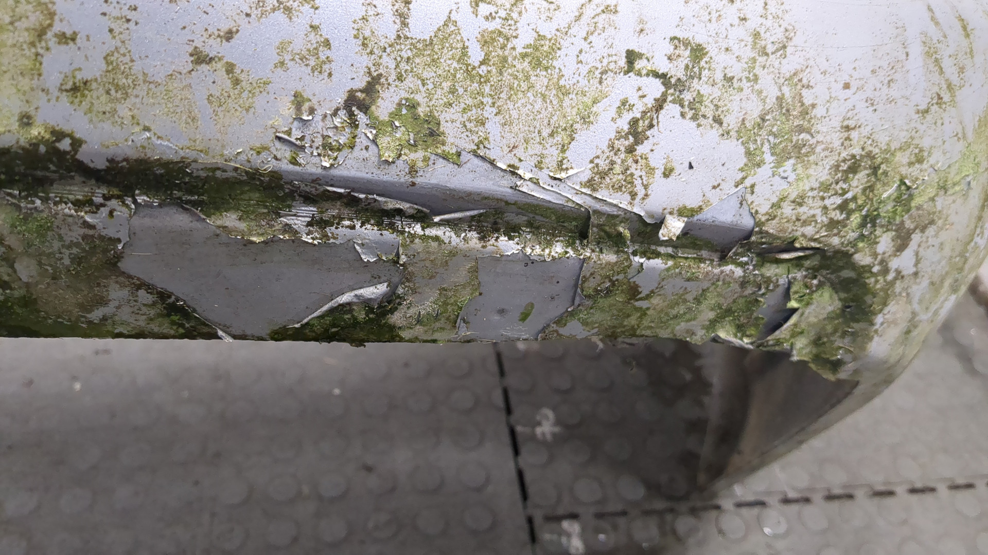 Бампер задний