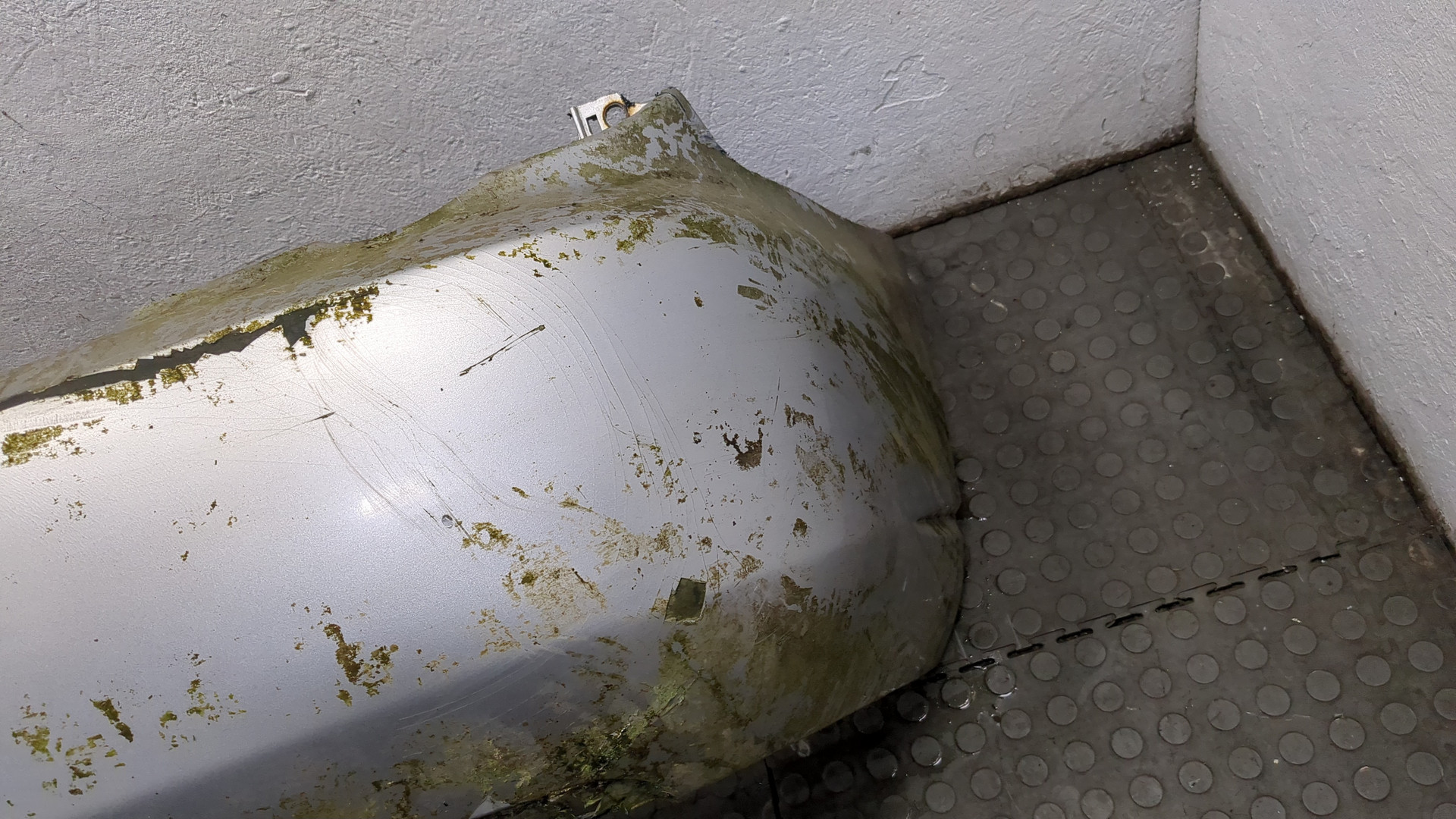 Бампер задний