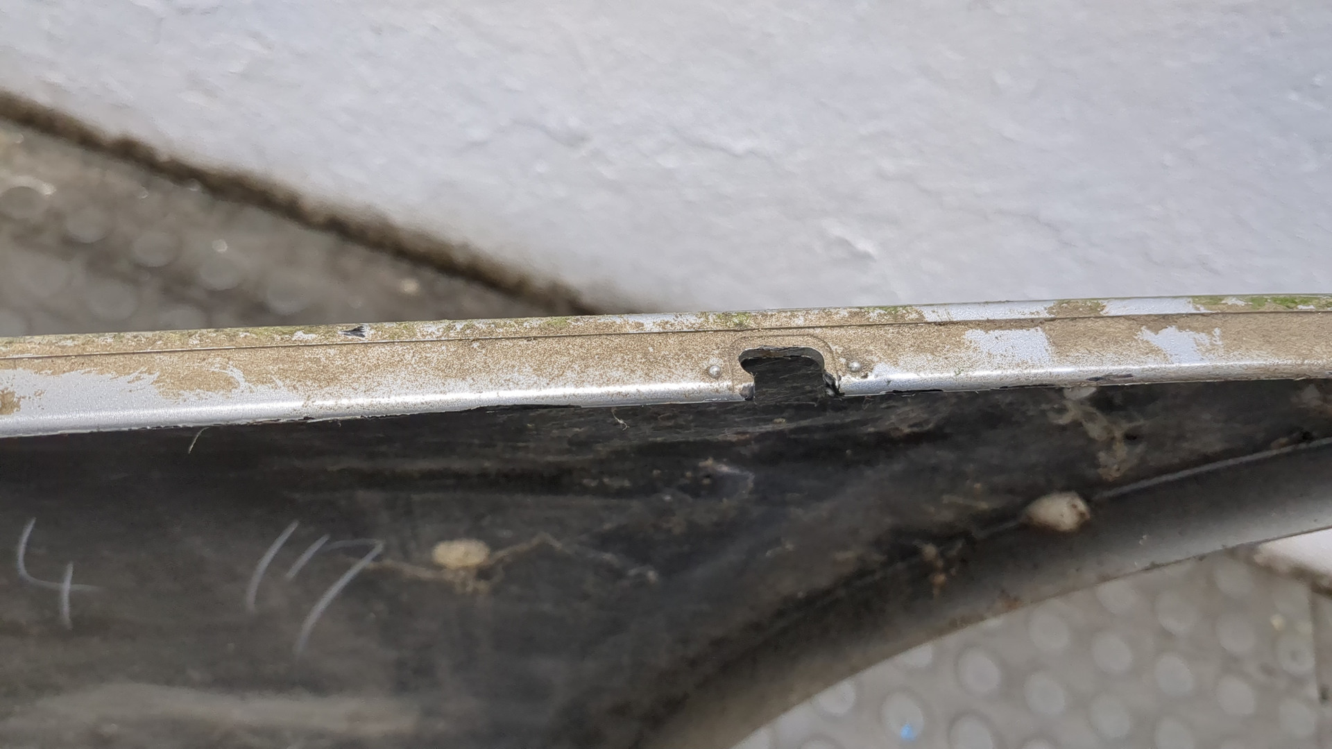 Бампер задний