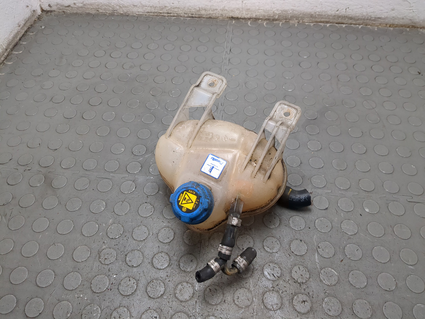 Бачок расширительный