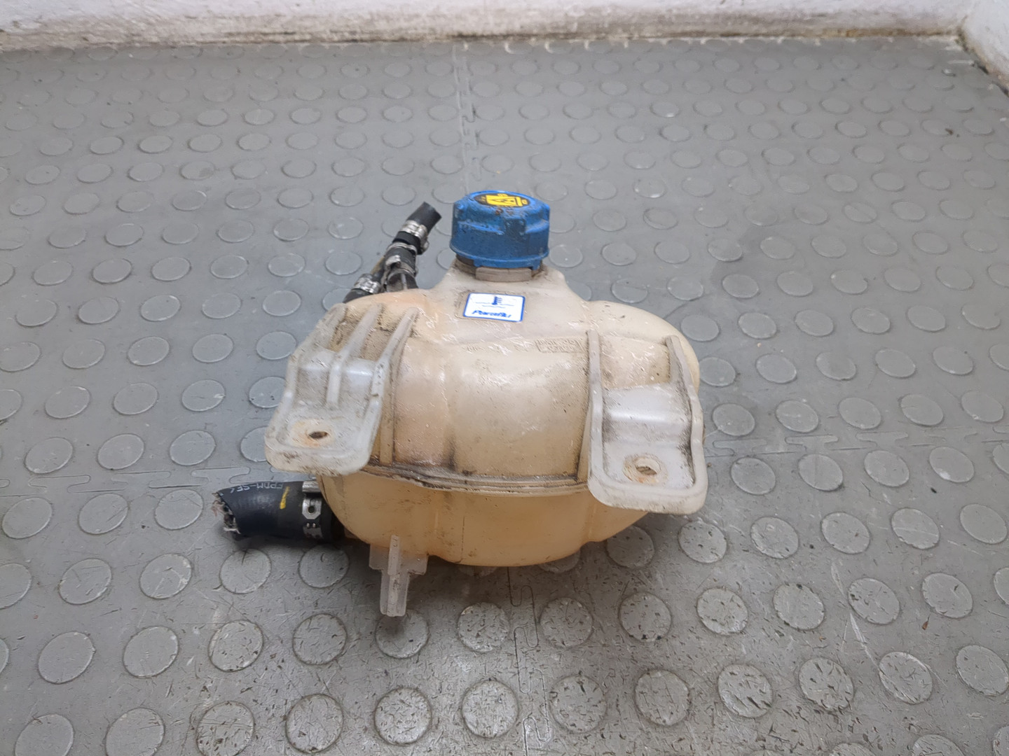 Бачок расширительный