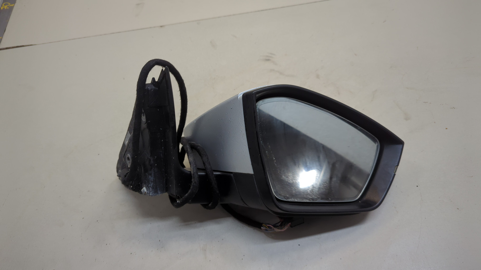 Зеркало правое электрическое