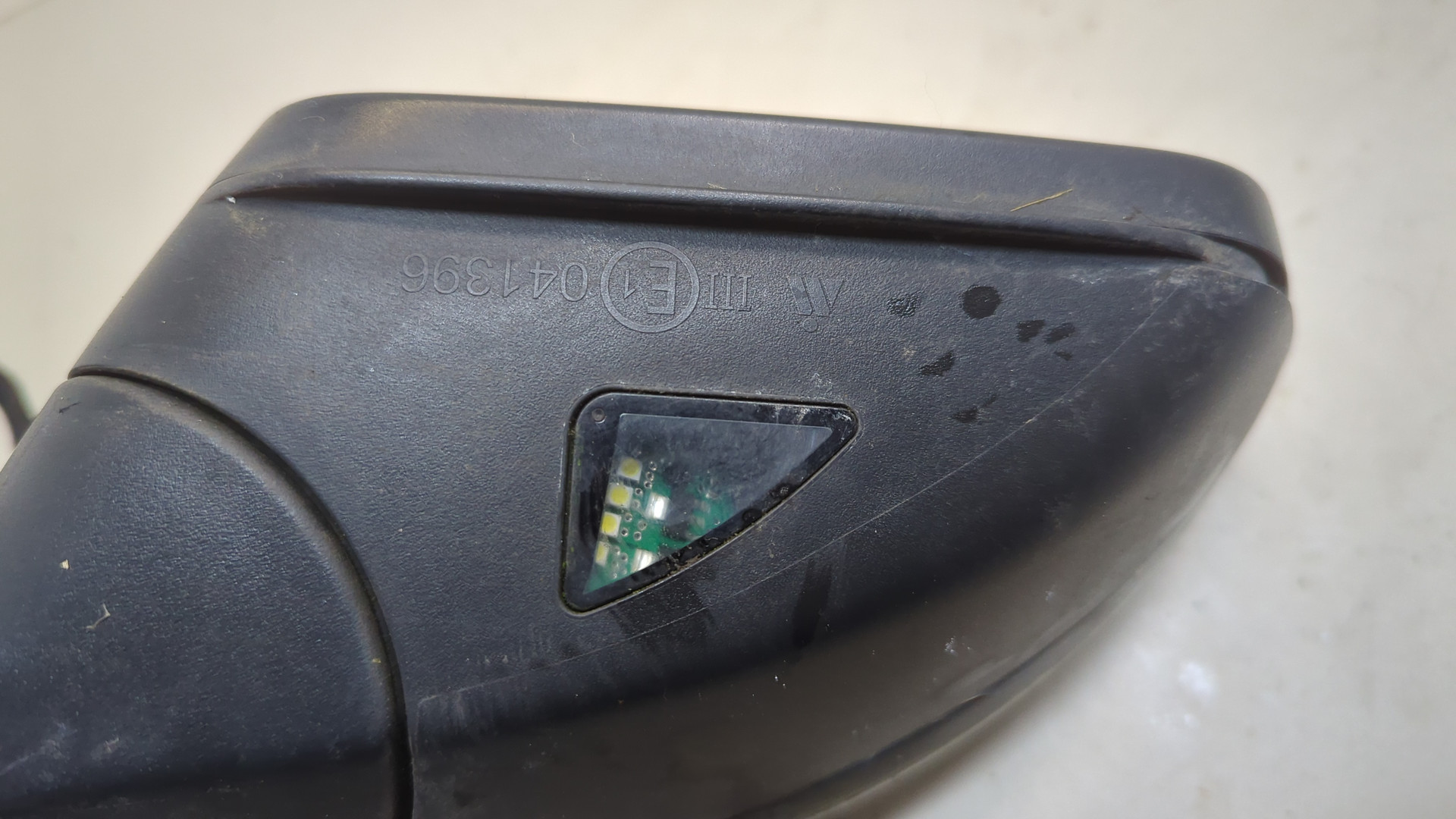 Зеркало правое электрическое