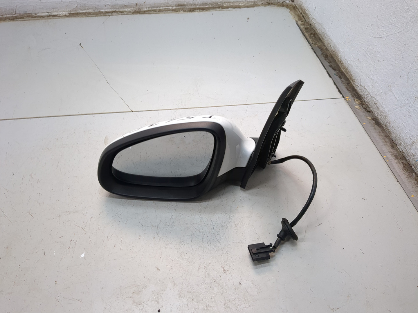 Зеркало левое электрическое