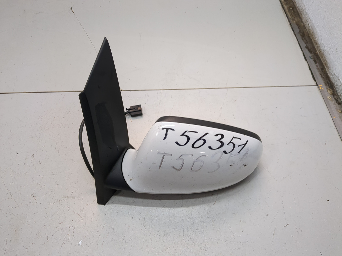 Зеркало левое электрическое