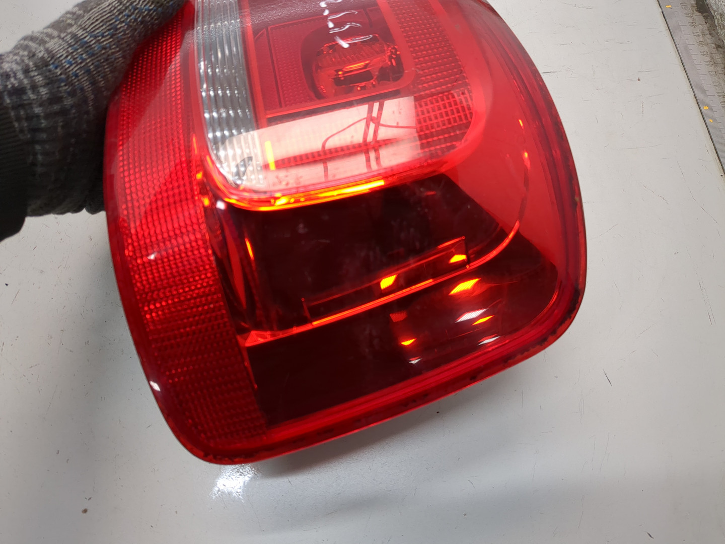 Фонарь задний правый