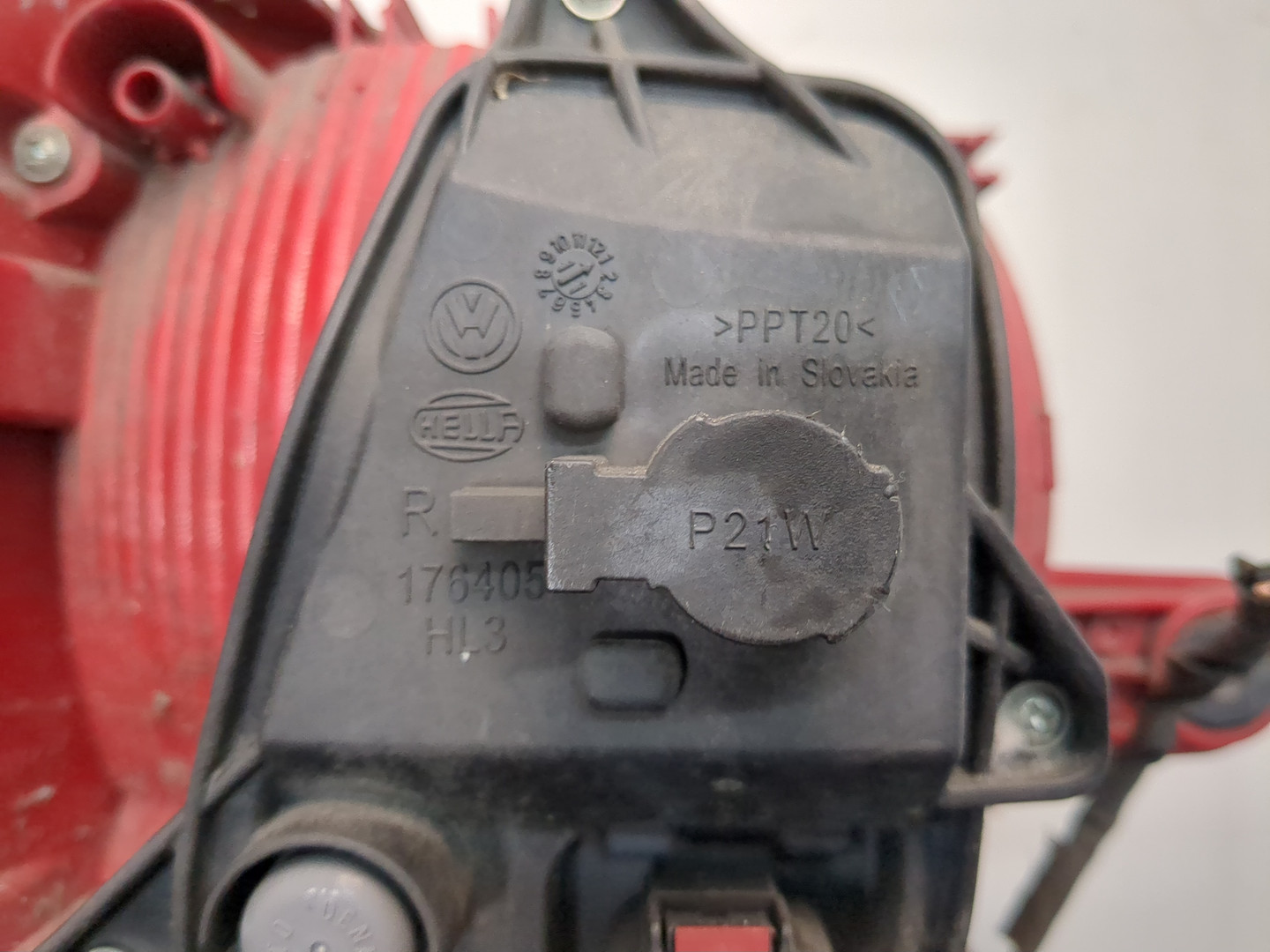 Фонарь задний правый