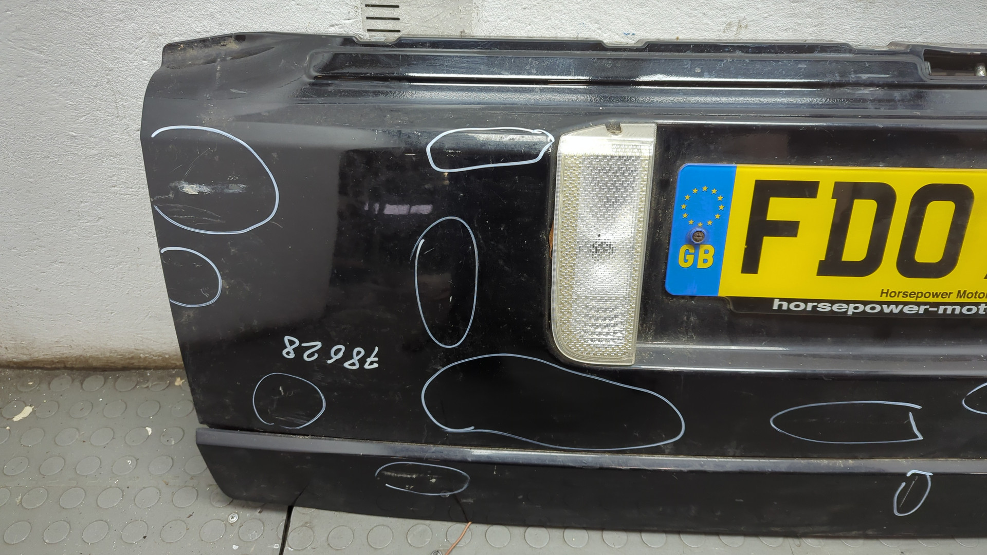 Дверь багажника нижняя (борт)