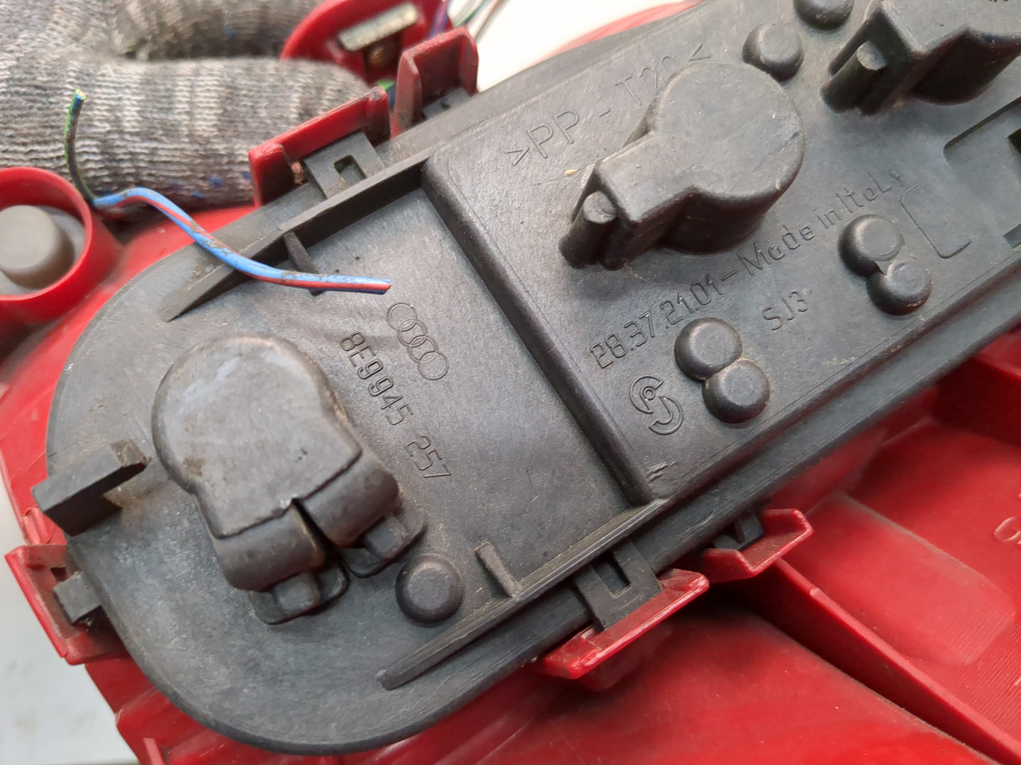 Фонарь задний левый