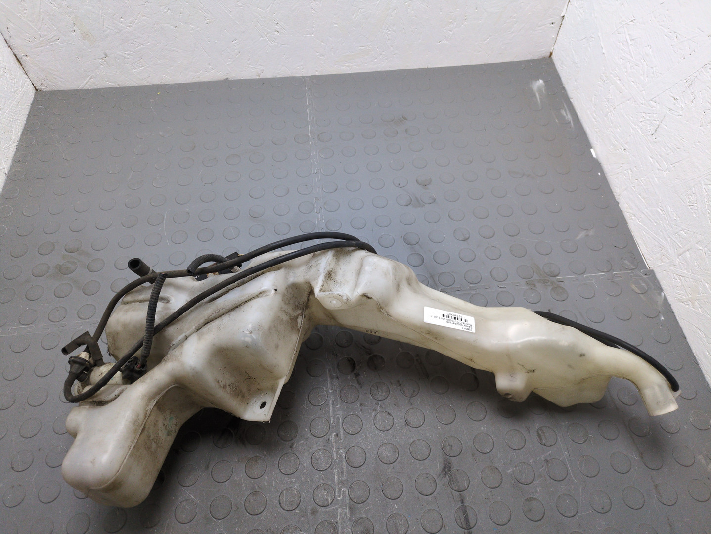 Бачок омывателя лобового стекла