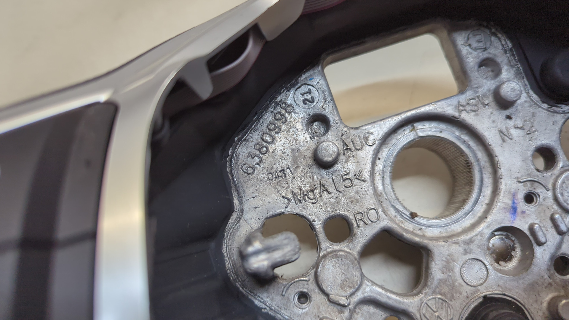 Рулевое колесо (руль)