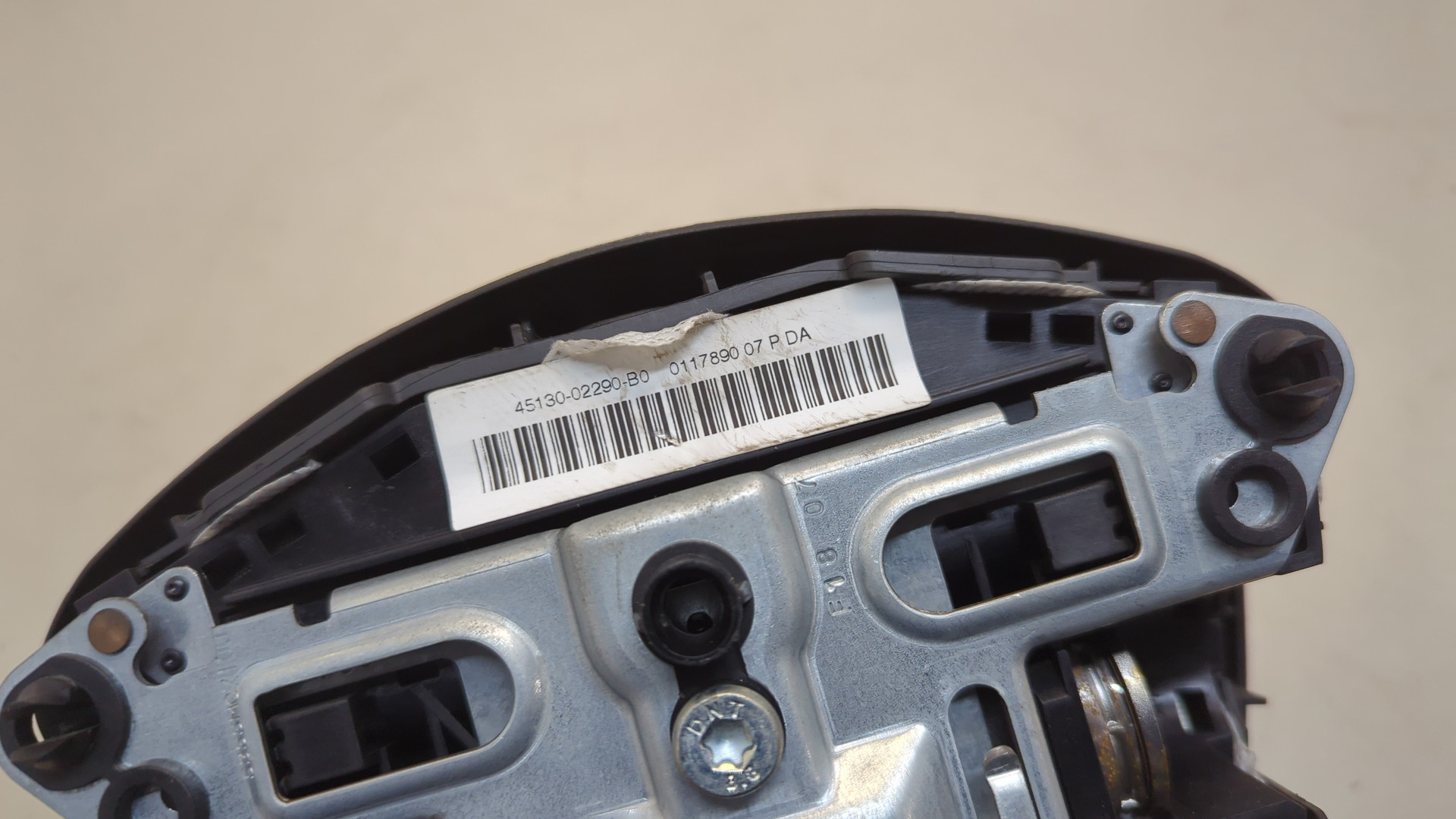 Подушка безопасности в рулевое колесо