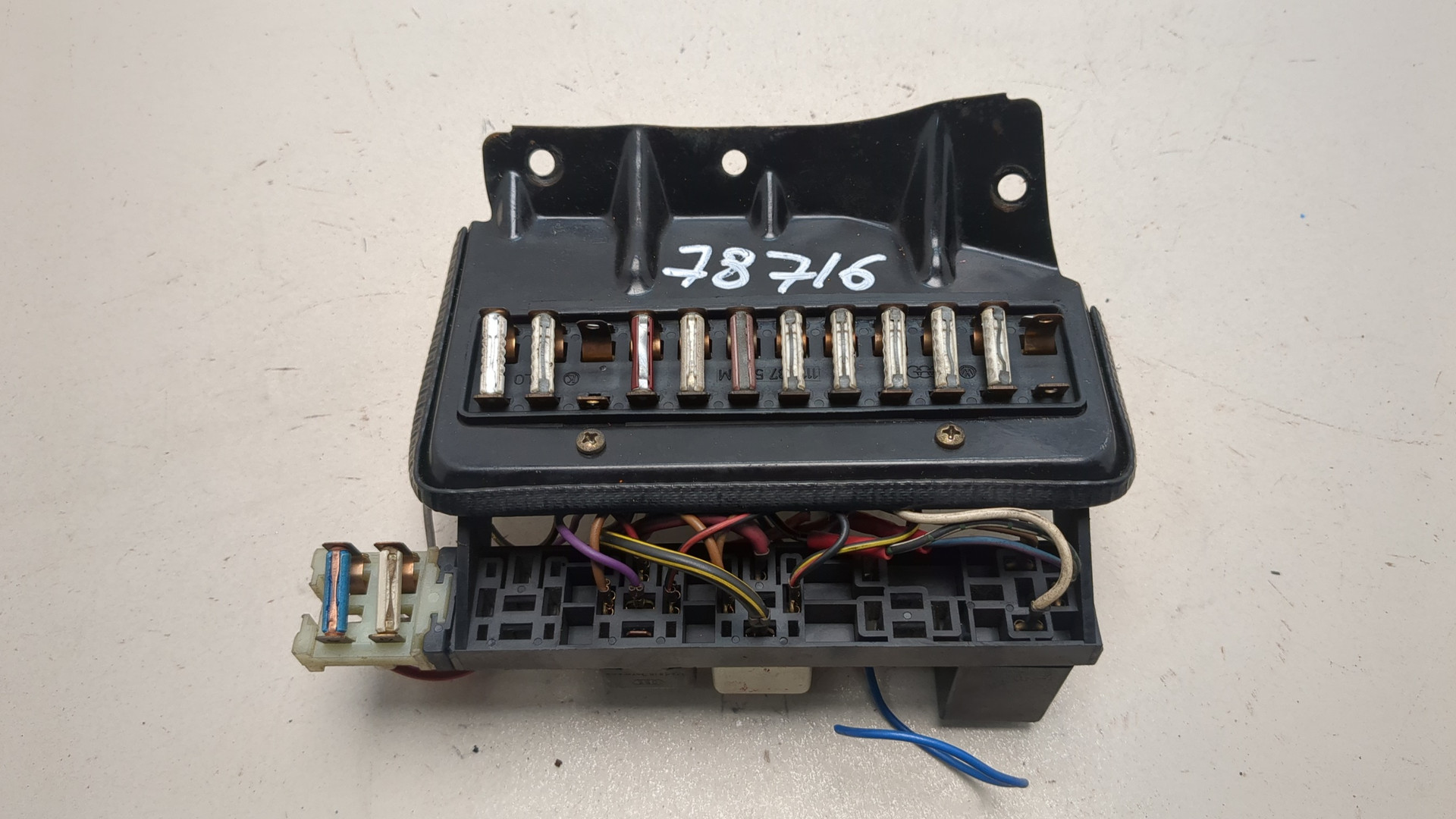 Блок предохранителей