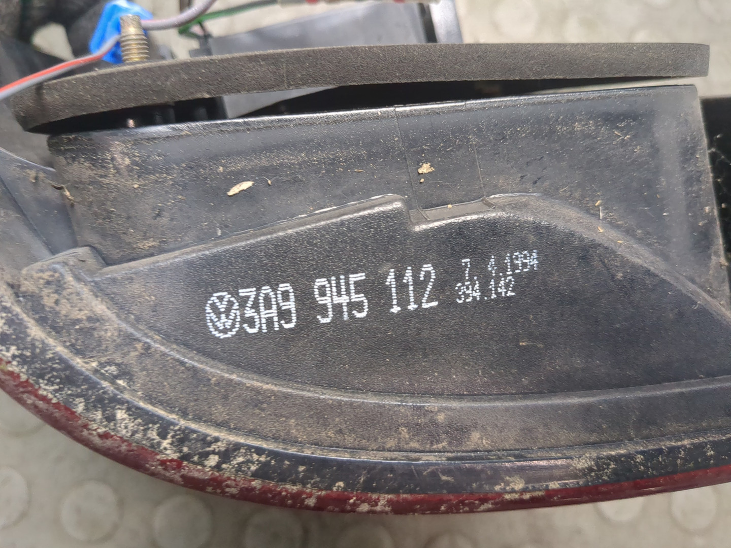 Фонарь задний правый