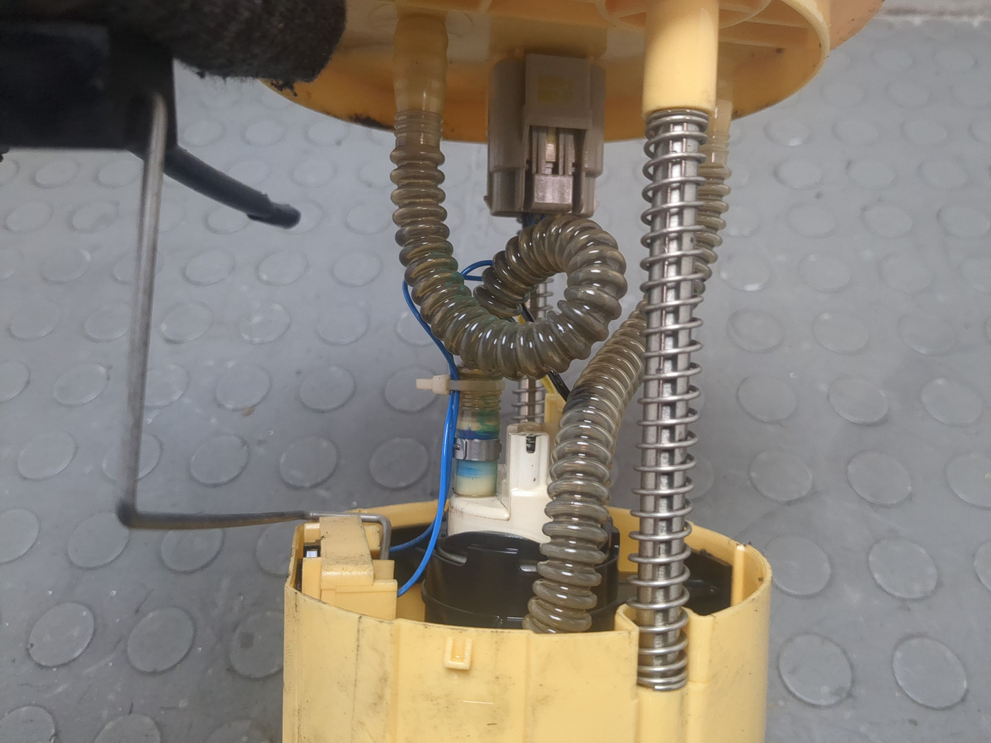 Насос топливный электрический