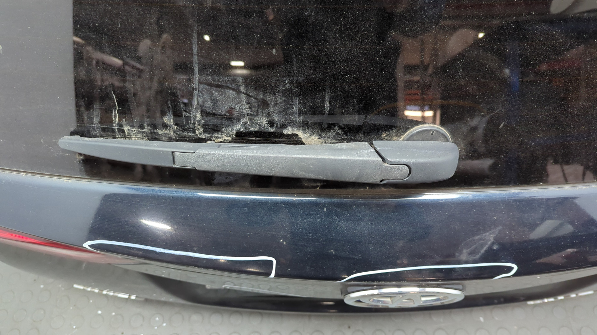 Дверь багажника