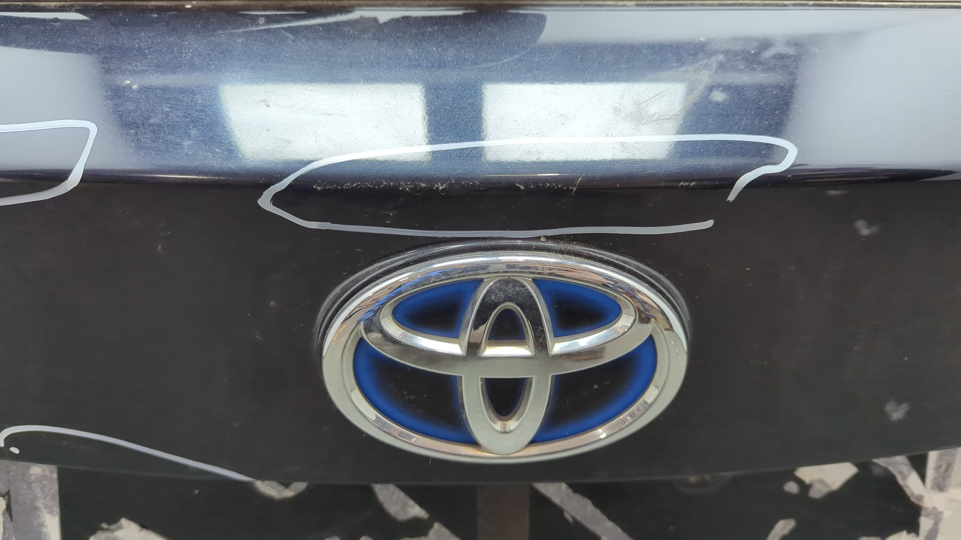 Дверь багажника