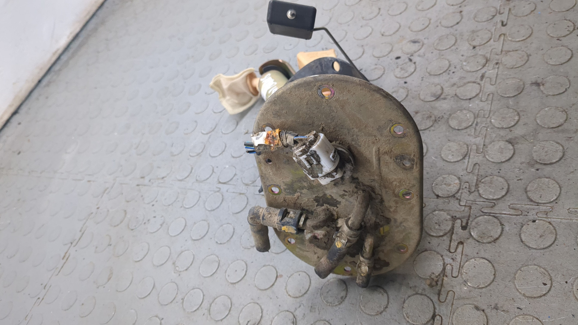 Насос топливный электрический