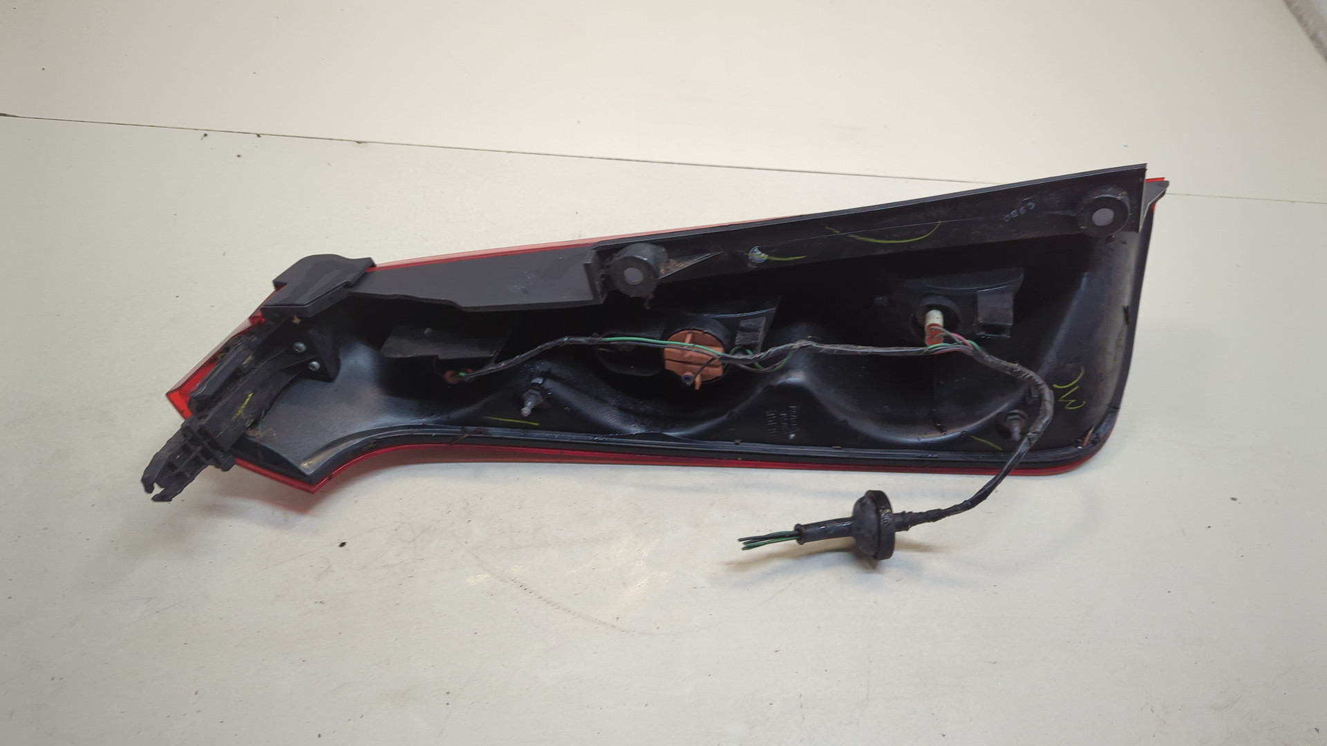 Фонарь задний правый