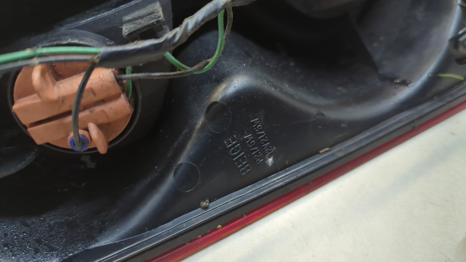 Фонарь задний правый