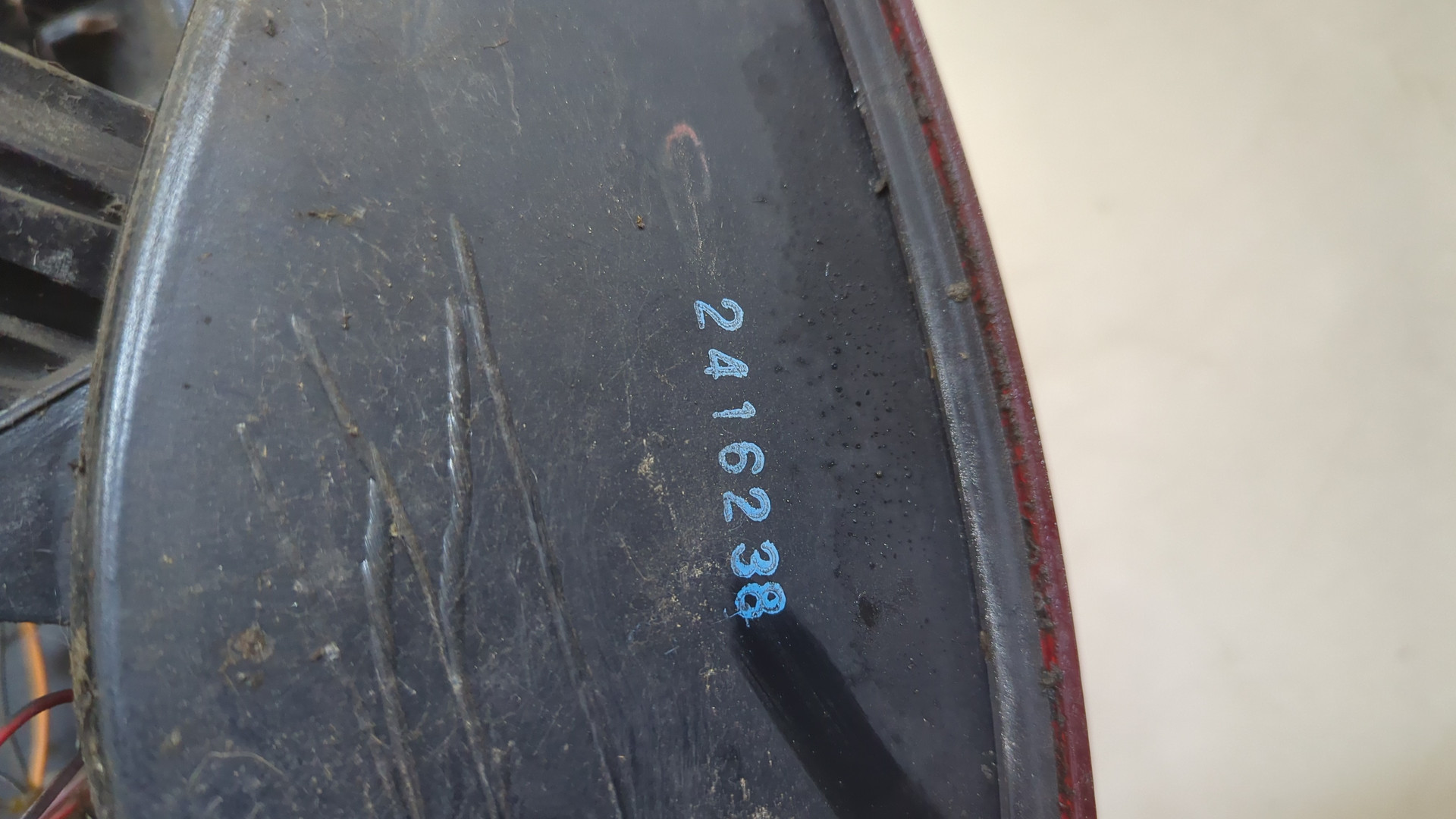 Фонарь задний левый