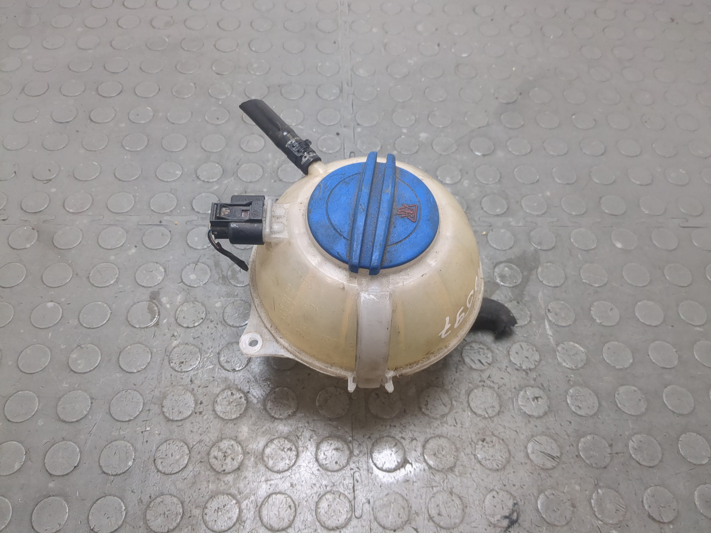 Бачок расширительный